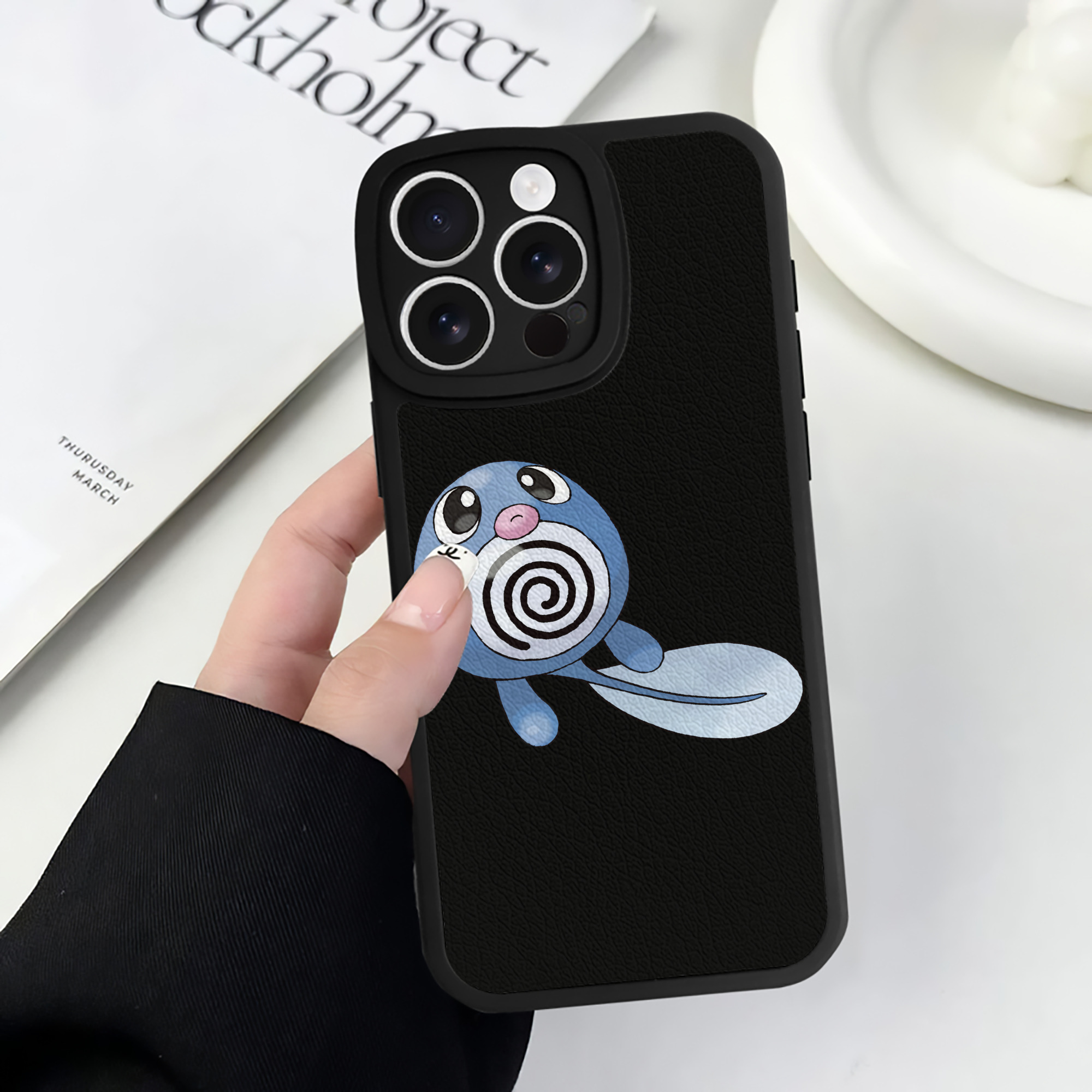 （画像用） ポケットモンスター Pokémon 【iPhone 16シリーズ対応】シリコンスマホケース（レザー調） 材質：シリコン